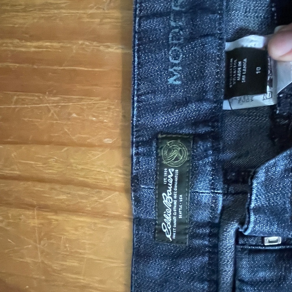 Eddie Bauer women’s  Dark Blue Relaxed Jeans